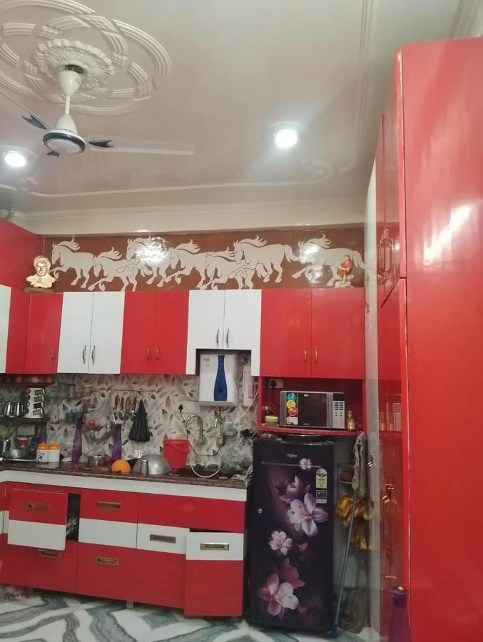 Aparna Niwas Home Stay Family Friendly ורנאסי מראה חיצוני תמונה