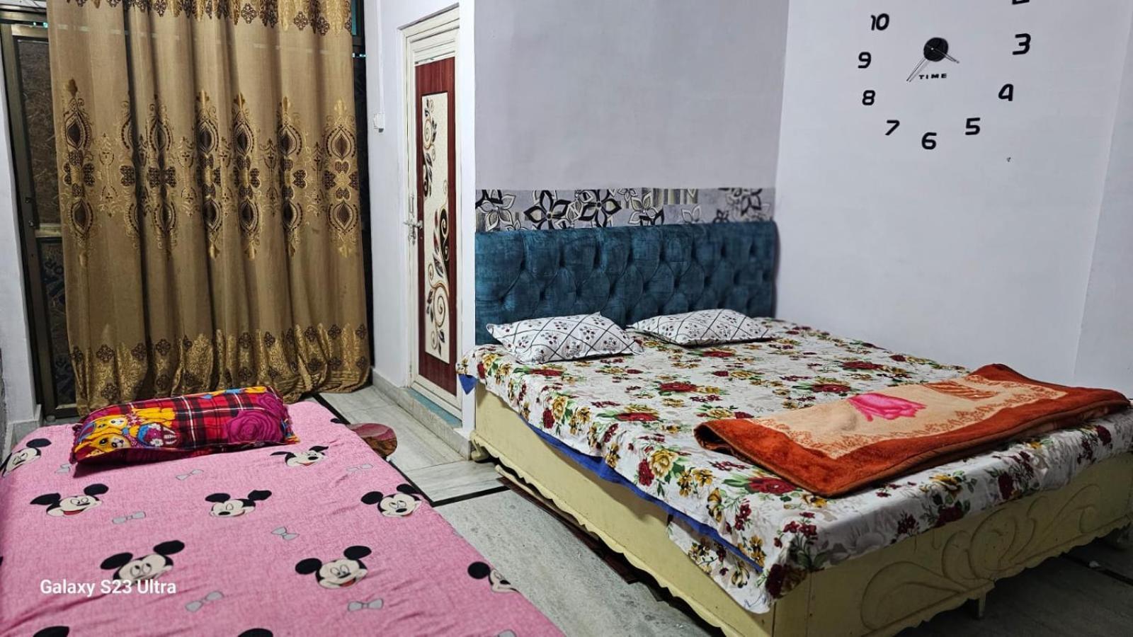 Aparna Niwas Home Stay Family Friendly ורנאסי מראה חיצוני תמונה
