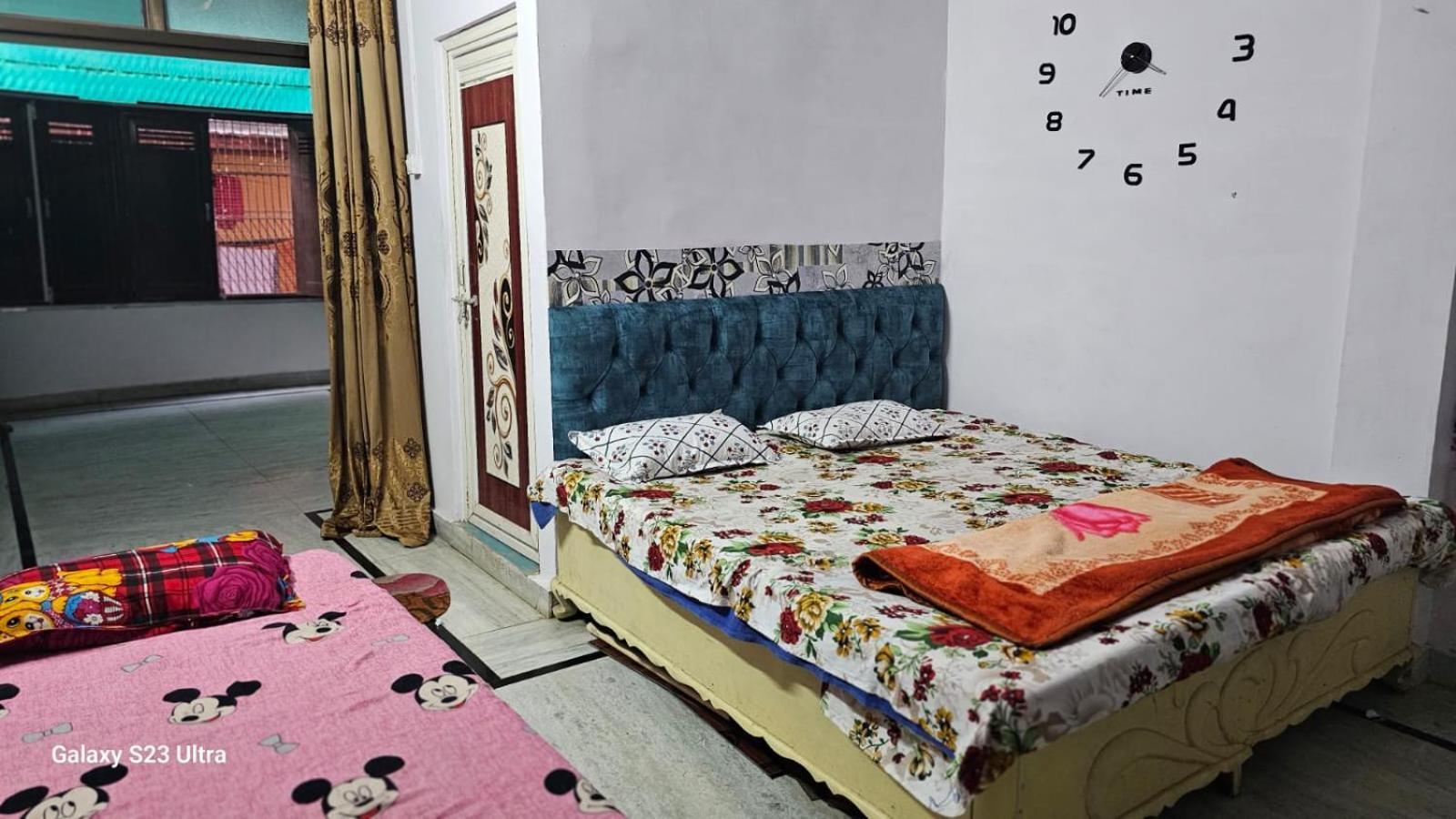 Aparna Niwas Home Stay Family Friendly ורנאסי מראה חיצוני תמונה